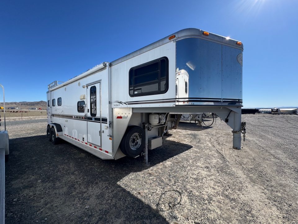 Used 2001 Sundowner Trailers TRAILBLAZER III 3H LQ Horse Trailer