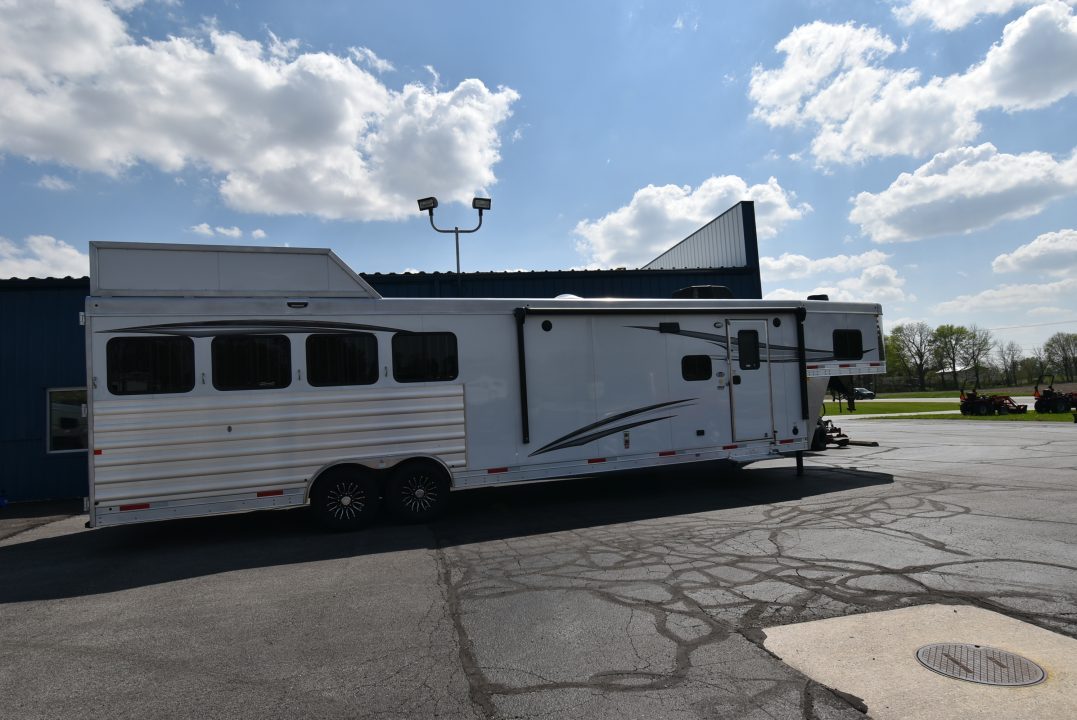 New 2026 Merhow Trailers Stampede 8414 Horse Trailer