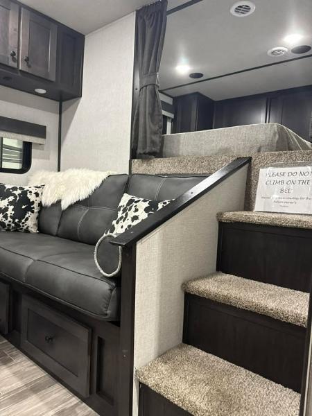 New 2026 Bison Trailers 8313 SILVERADO Horse Trailer