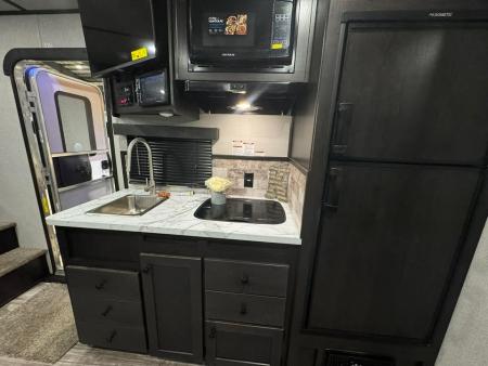 New 2026 Bison Trailers 8313 SILVERADO Horse Trailer