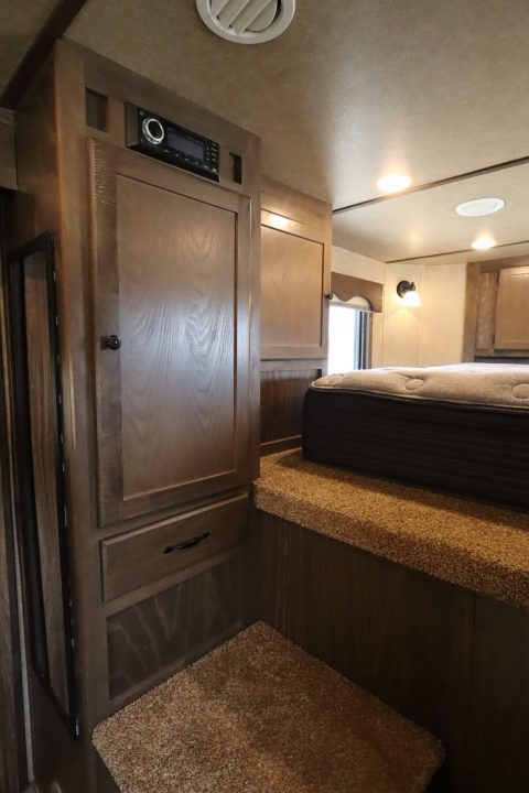 Used 2022 Lakota Stock/Combo LQ Horse Trailer