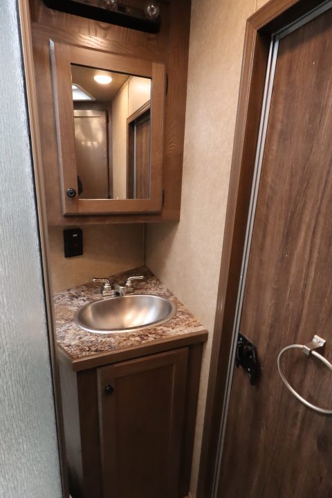 Used 2022 Lakota Stock/Combo LQ Horse Trailer