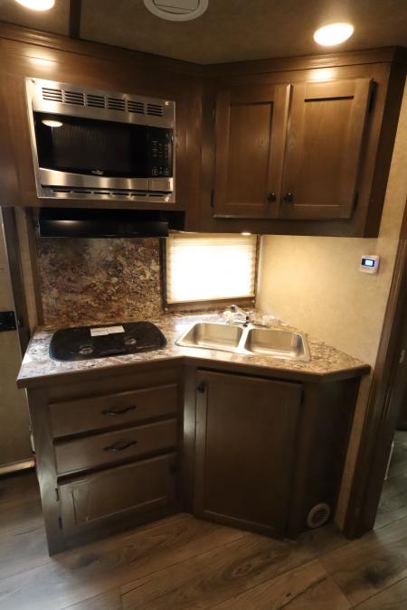 Used 2022 Lakota Stock/Combo LQ Horse Trailer