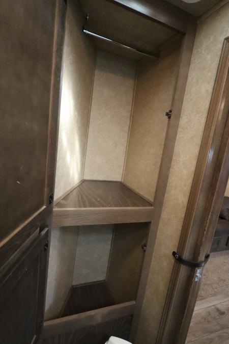 Used 2022 Lakota Stock/Combo LQ Horse Trailer