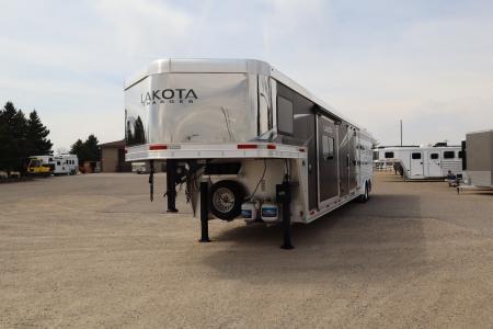 Used 2022 Lakota Stock/Combo LQ Horse Trailer