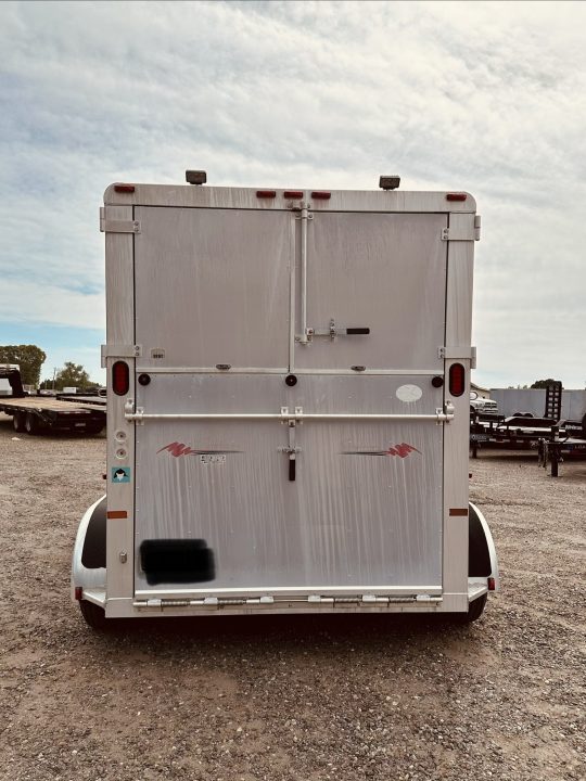 Used 1998 Sundowner 2H 727 Valuelite Horse Trailer