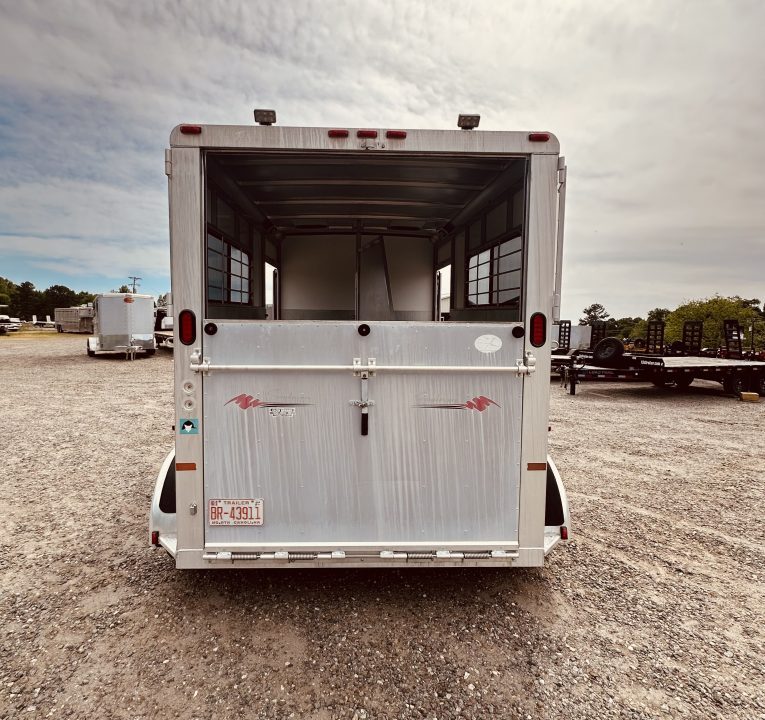 Used 1998 Sundowner 2H 727 Valuelite Horse Trailer