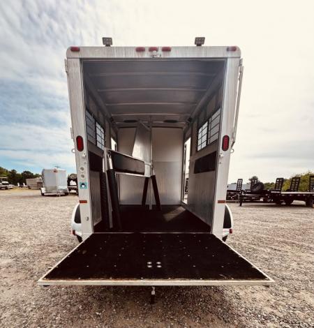 Used 1998 Sundowner 2H 727 Valuelite Horse Trailer
