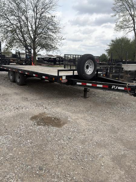 Used USED 2022 PJ Trailers I-Beam Deckover Trailer F8202  102X20 TA DOVETAIL W/ 2 FOLDUP RAMPS (GVW: 14000) BLACK