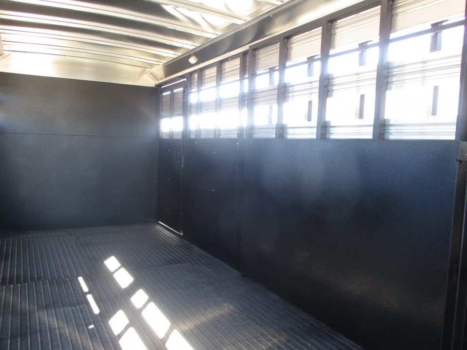 New 2026 Logan Coach Combo Stock / Stock Combo Trailer