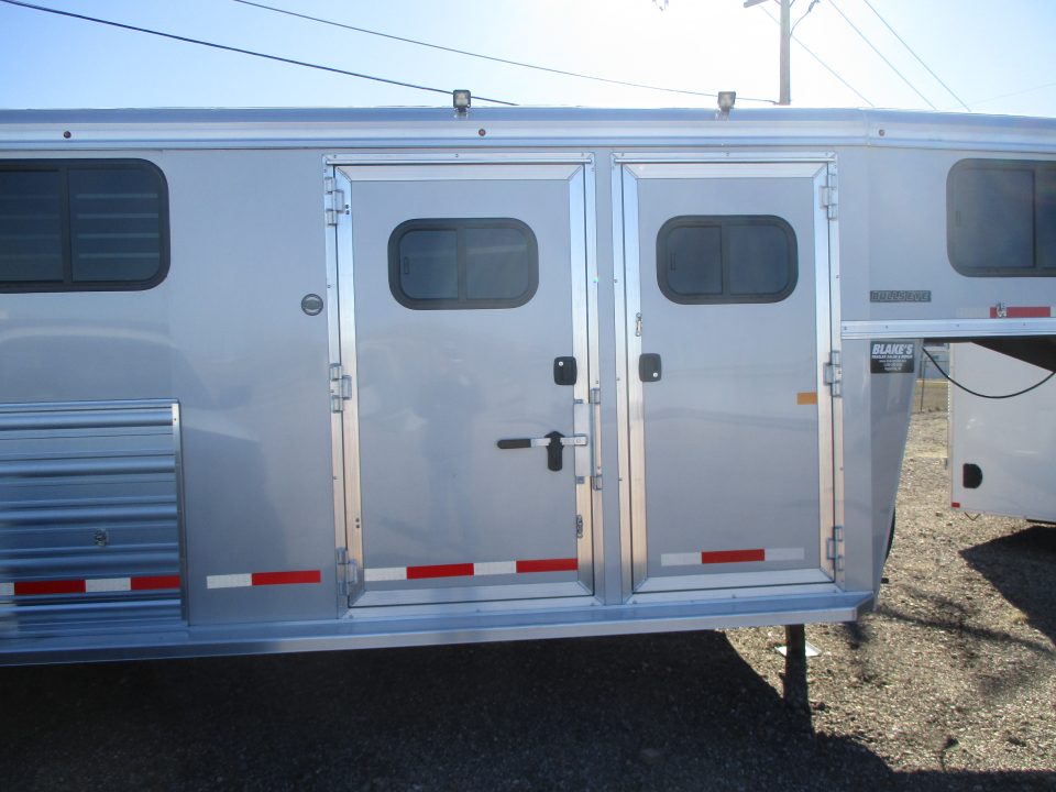 New 2026 Logan Coach Bullseye Horse Trailer