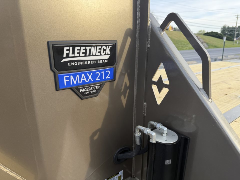New 2026 Diamond C FMAX212 GOOSENECK TRAILER PACESETTER EDITION HYDRO JACKS & DOVE DISC BRAKES ALUMINUM OUTER RIMS