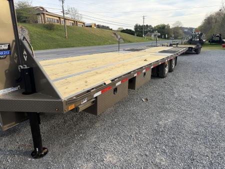 New 2026 Diamond C FMAX212 GOOSENECK TRAILER PACESETTER EDITION HYDRO JACKS & DOVE DISC BRAKES ALUMINUM OUTER RIMS