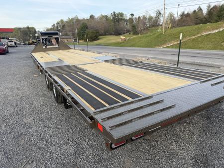 New 2026 Diamond C FMAX212 GOOSENECK TRAILER PACESETTER EDITION HYDRO JACKS & DOVE DISC BRAKES ALUMINUM OUTER RIMS