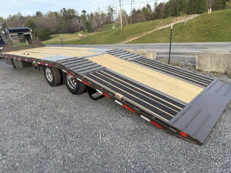 New 2026 Diamond C FMAX212 GOOSENECK TRAILER PACESETTER EDITION HYDRO JACKS & DOVE DISC BRAKES ALUMINUM OUTER RIMS