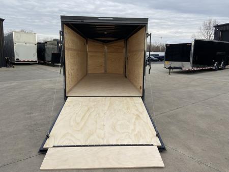 New United UJ-S-7X16 Enclosed Trailer