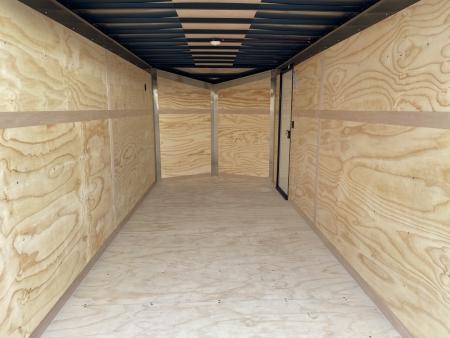 New United UJ-S-7X16 Enclosed Trailer