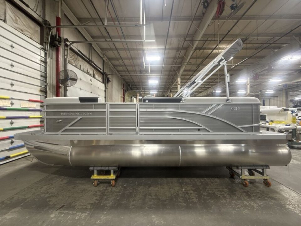 New 2026 Bennington 20 S Cruise Pontoon Boat