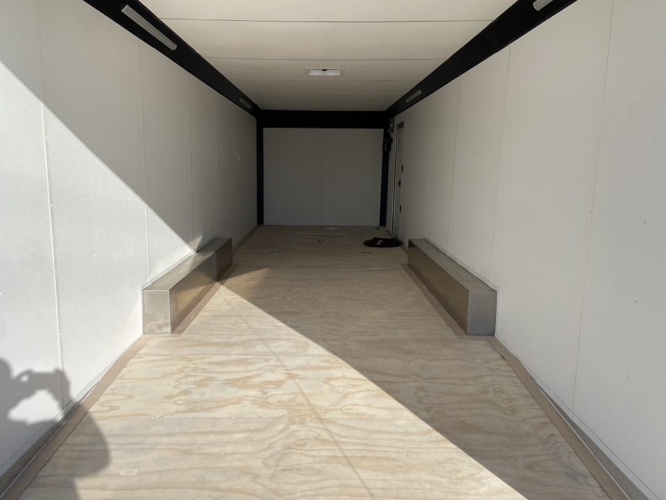 New United ALIM-8.528 Car Trailer