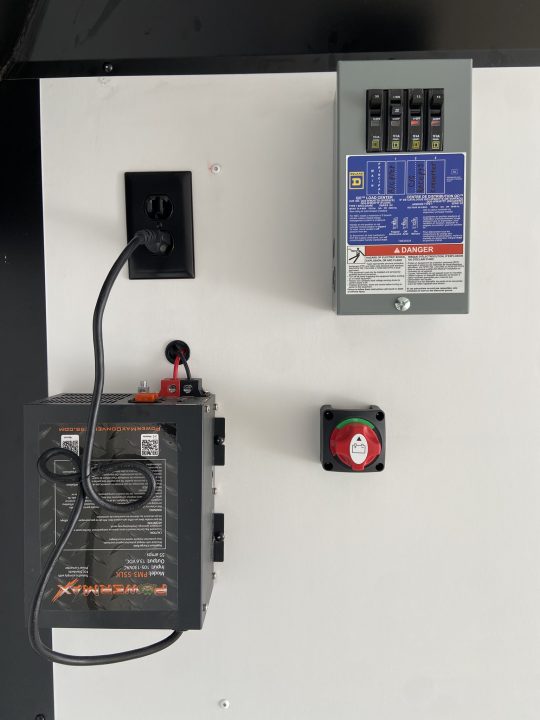 New United ALIM-8.528 Car Trailer