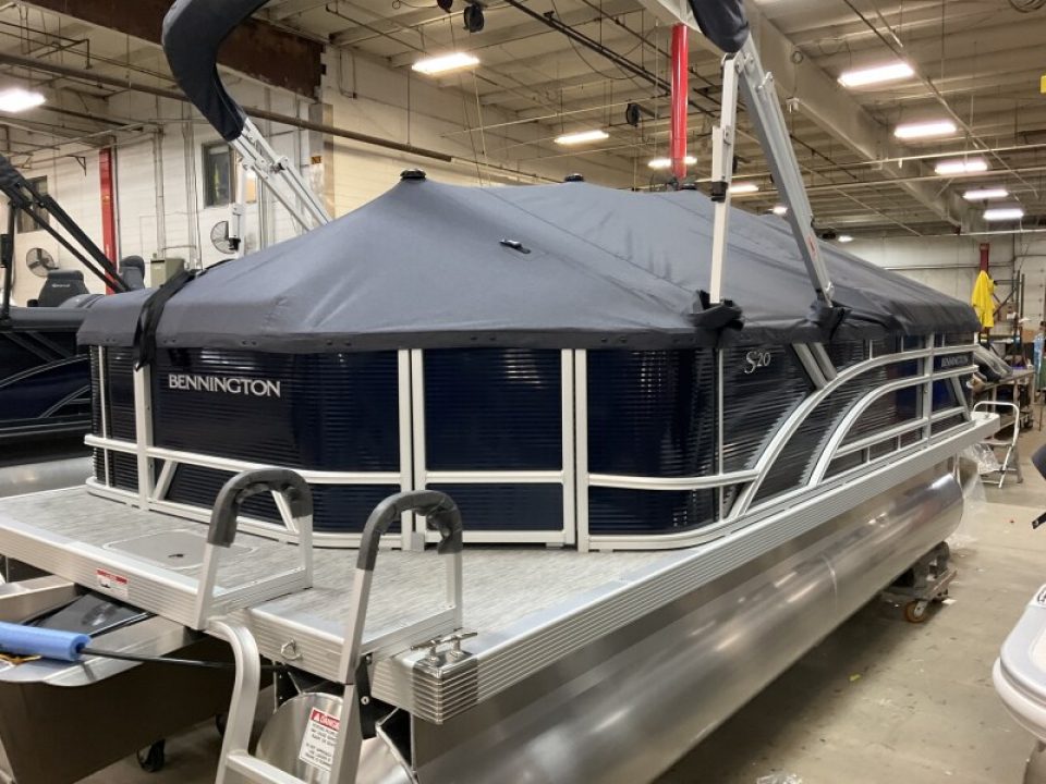 New 2026 Bennington 20 S Cruise Pontoon Boat