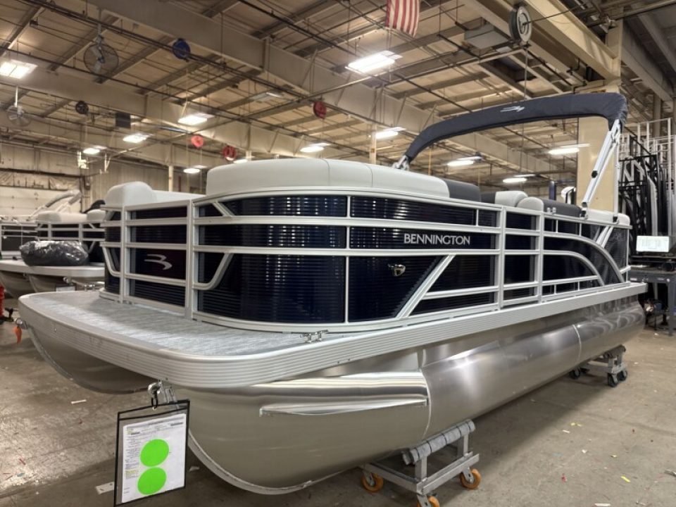 New 2026 Bennington 20 S Cruise Pontoon Boat