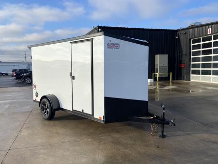 New United UJ-612 Enclosed Trailer