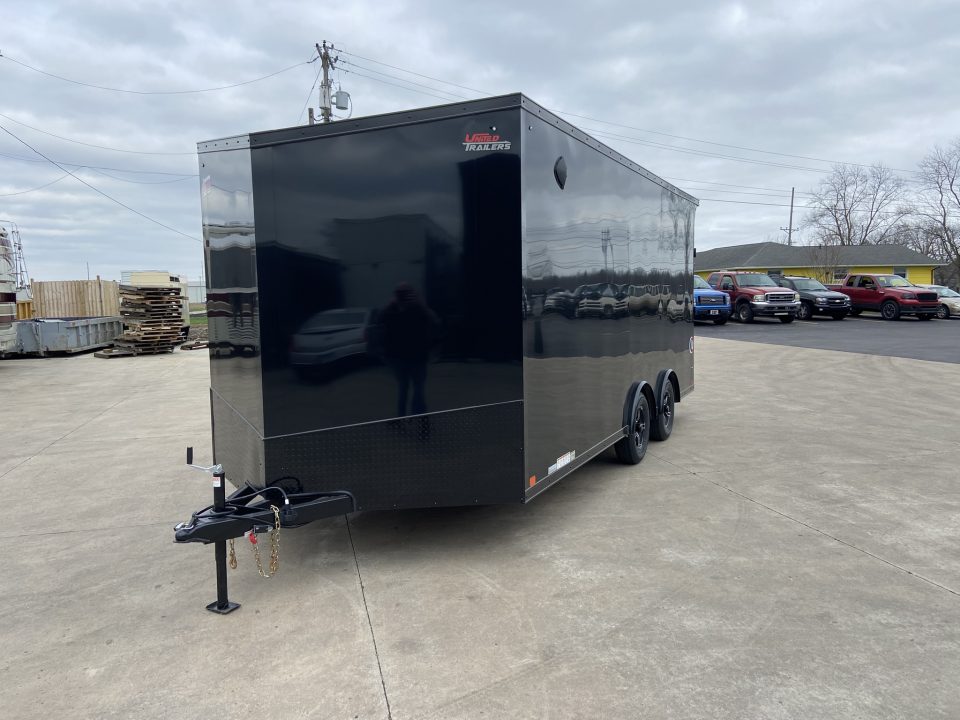 New United UJ-8.5X18 Enclosed Trailer