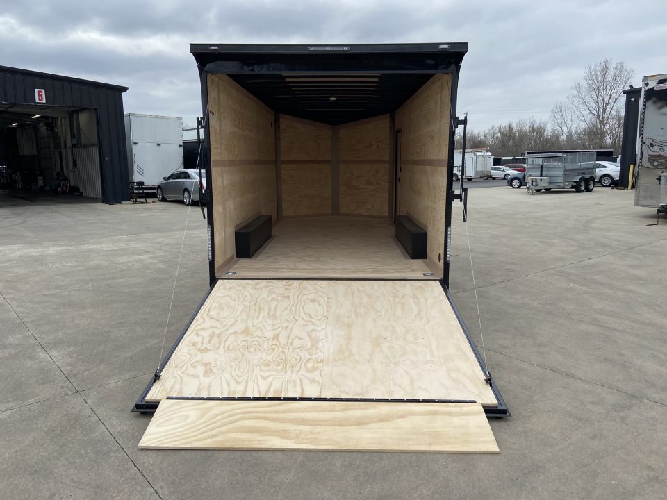 New United UJ-8.5X18 Enclosed Trailer