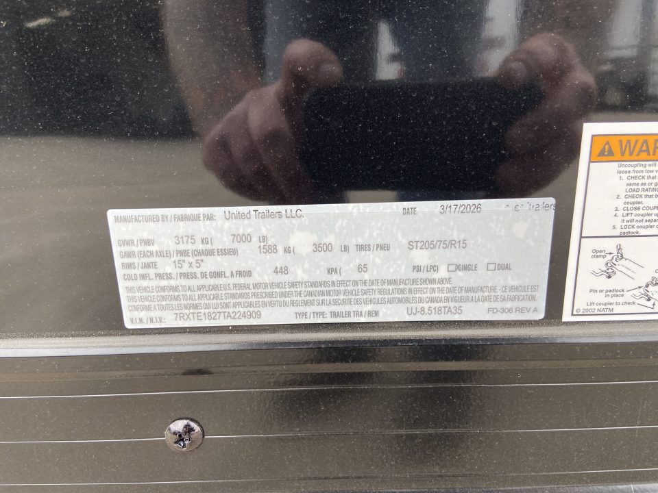 New United UJ-8.5X18 Enclosed Trailer