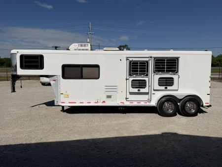 Used 2003 Sundowner 2 Horse Gooseneck Living Quarters Horse Trailer