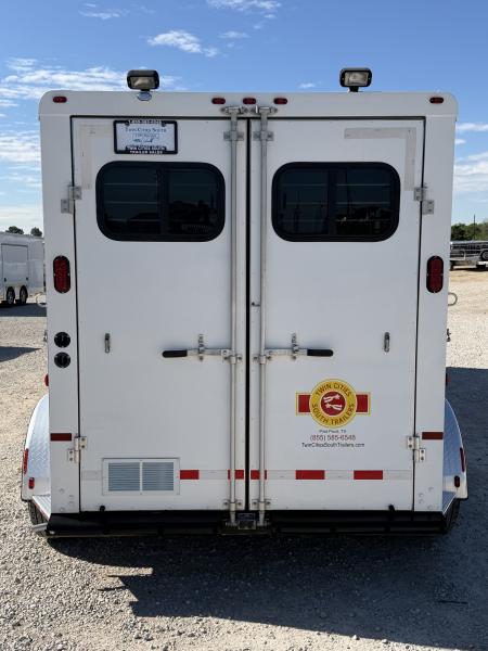 Used 2003 Sundowner 2 Horse Gooseneck Living Quarters Horse Trailer