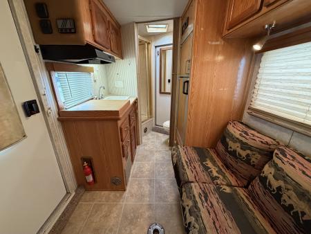 Used 2003 Sundowner 2 Horse Gooseneck Living Quarters Horse Trailer