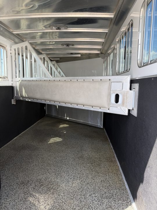 Used 2024 Featherlite 4 Horse Gooseneck 9600 Horse Trailer