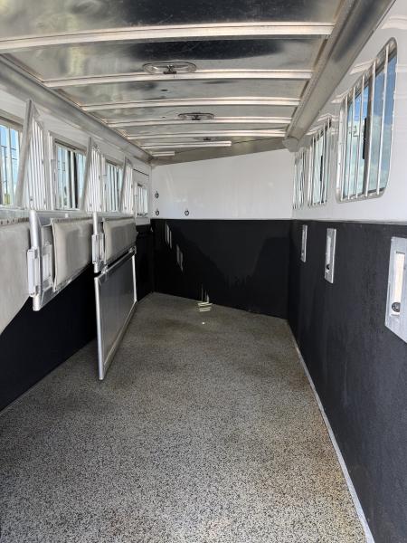 Used 2024 Featherlite 4 Horse Gooseneck 9600 Horse Trailer