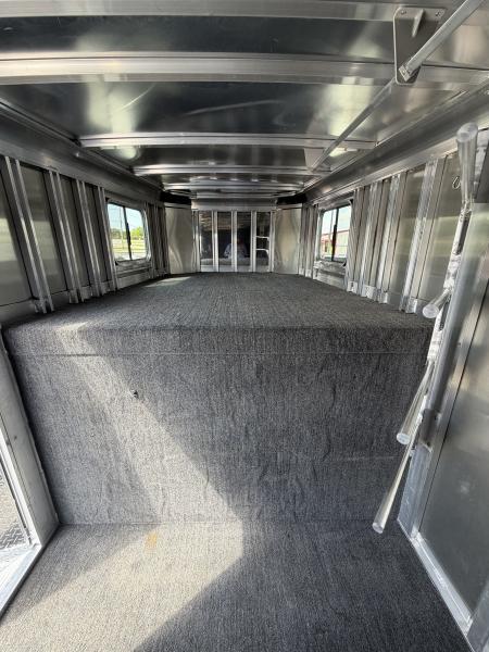 Used 2024 Featherlite 4 Horse Gooseneck 9600 Horse Trailer