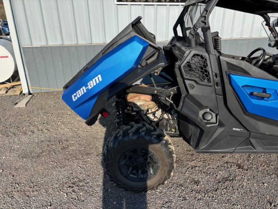 Used 2023 Can-Am COMMANDER XT700 Side by Side (Sport)