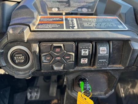 Used 2023 Can-Am COMMANDER XT700 Side by Side (Sport)
