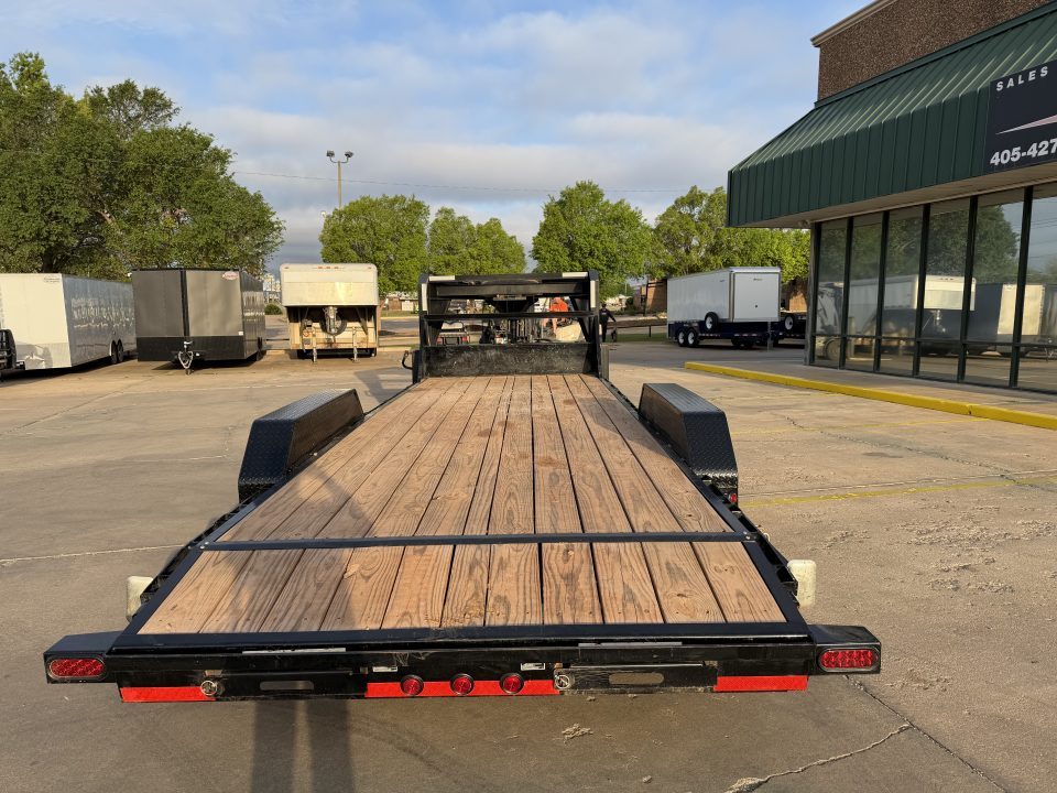 Used #327967 2024 LOAD TRAIL GC 22 X 83 TANDEM AXLE 14K GOOSENECK EQUIPMENT HAULER W/ SLIDE IN RAMPS