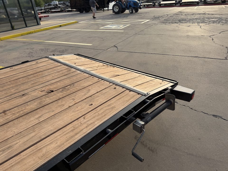 Used #327967 2024 LOAD TRAIL GC 22 X 83 TANDEM AXLE 14K GOOSENECK EQUIPMENT HAULER W/ SLIDE IN RAMPS