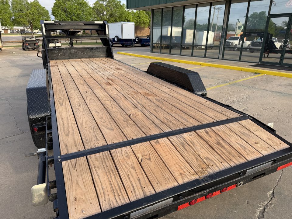 Used #327967 2024 LOAD TRAIL GC 22 X 83 TANDEM AXLE 14K GOOSENECK EQUIPMENT HAULER W/ SLIDE IN RAMPS