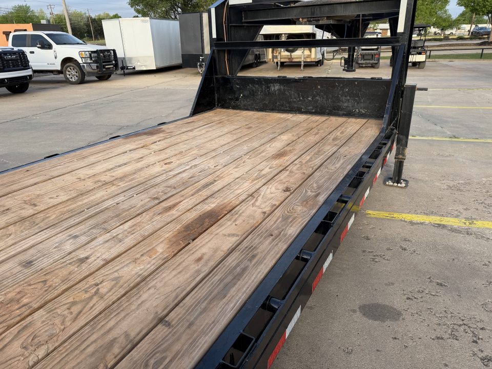 Used #327967 2024 LOAD TRAIL GC 22 X 83 TANDEM AXLE 14K GOOSENECK EQUIPMENT HAULER W/ SLIDE IN RAMPS