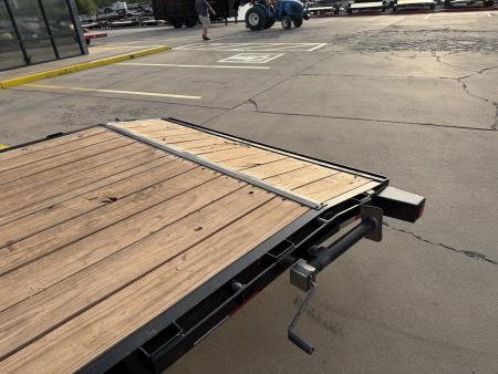 Used #327967 2024 LOAD TRAIL GC 22 X 83 TANDEM AXLE 14K GOOSENECK EQUIPMENT HAULER W/ SLIDE IN RAMPS