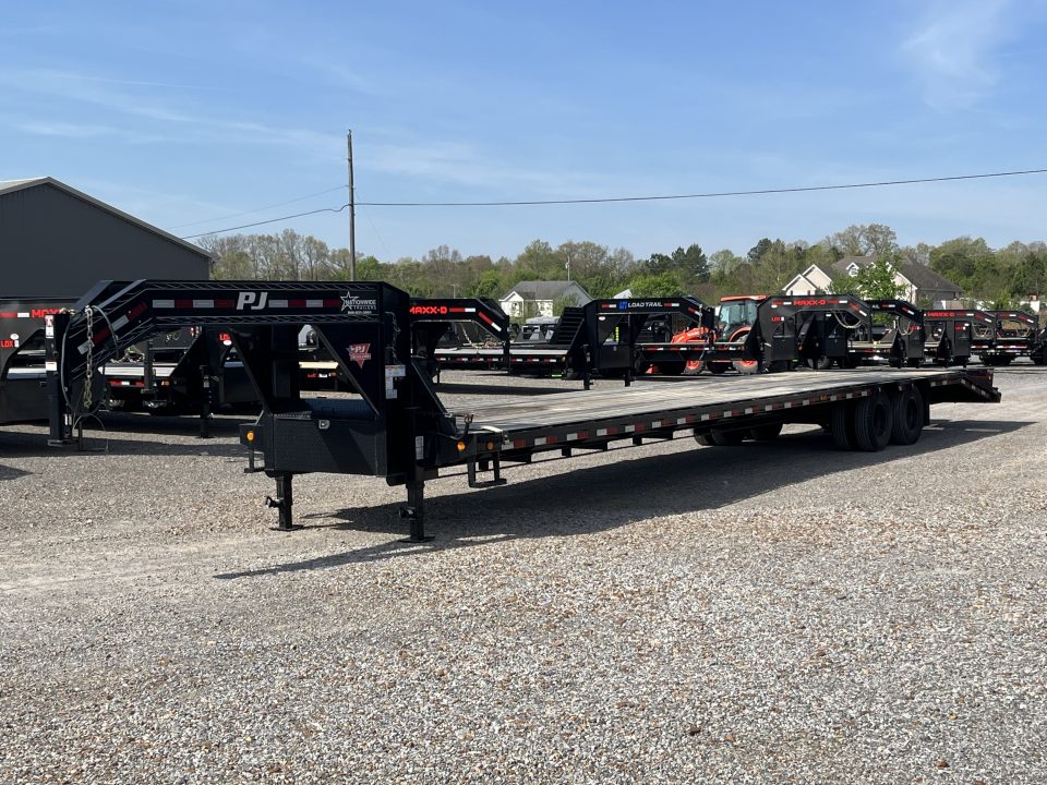 Used 2022 PJ Trailers 102"X40' 25k GVWR Gooseneck Flatbed Trailer