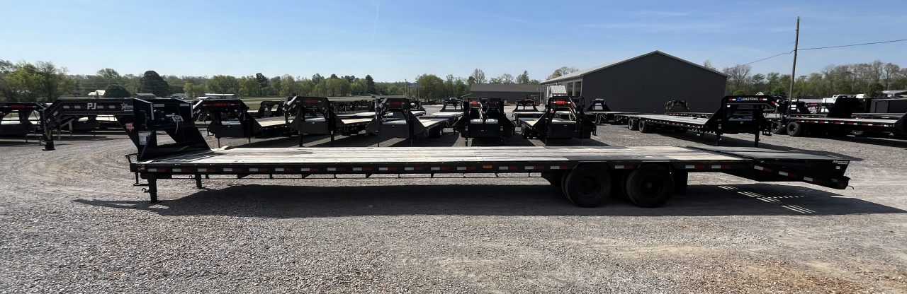Used 2022 PJ Trailers 102"X40' 25k GVWR Gooseneck Flatbed Trailer