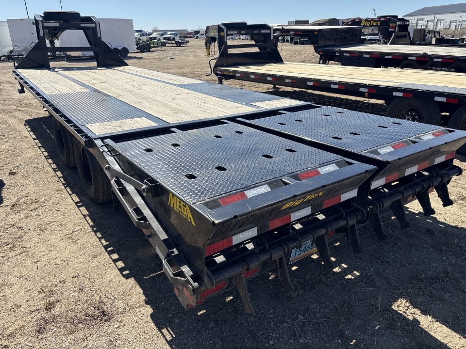 New 2022 Big Tex Trailers 22GN-20+5 Flatbed Trailer
