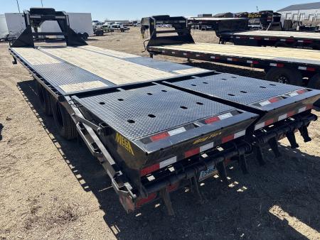 New 2022 Big Tex Trailers 22GN-20+5 Flatbed Trailer