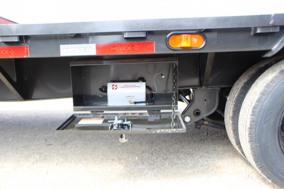 New 2026 MAXX-D YHX 36' Gooseneck Hydraulic Dovetail Trailer