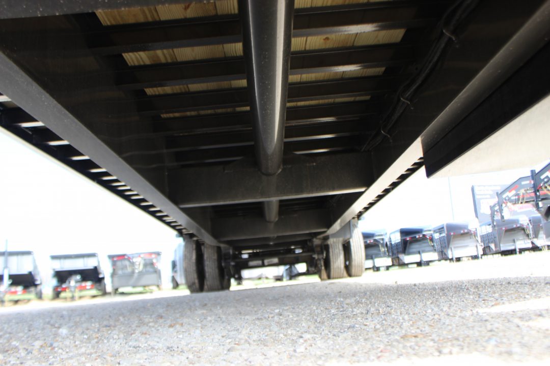 New 2026 MAXX-D YHX 36' Gooseneck Hydraulic Dovetail Trailer