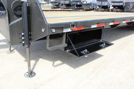 New 2026 MAXX-D YHX 36' Gooseneck Hydraulic Dovetail Trailer